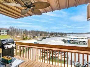 Waterfront Lake Ozark Condo w/ Access To 2 Pools