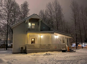 Cozy&Comfy Wooden House