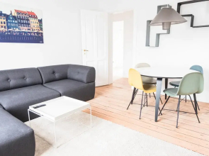 Beautiful 2-bed With Large Balcony