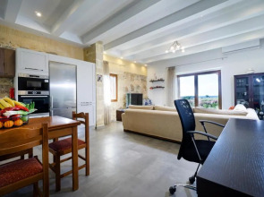 Iridanos Villa
