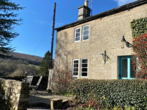 Beautiful Peak District Cottage With Hot Tub