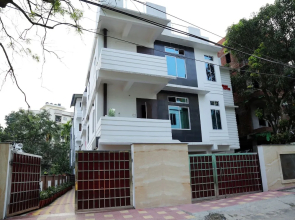 OYO 5566 The Blu Bell