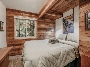 26sl - Hot Tub - Bbq - Game Room - Sleeps 8 3 Bedroom Home by RedAwning
