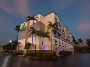 Holiday Inn Express & Suites Ft. Lauderdale Airport West by IHG