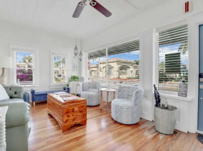 Hibiscus House Bed Breakfast Inn Turtle Room Bed-ada