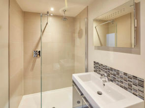 Host & Stay | Simon Howe Lodge