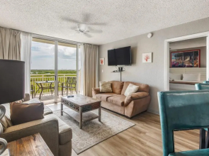 Grand Turk Suite 404