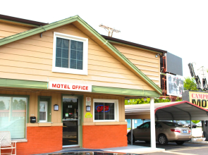 Hometowne Inn & Suites