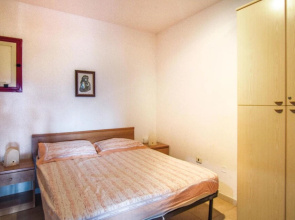 Stunning Apartment in Botricello With 2 Bedrooms