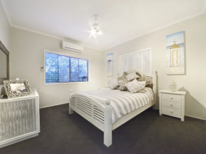 Crusoe's Beach House Ocean Views