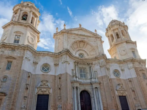 Velbar in Cadiz With 3 Bedrooms and 1 Bathrooms