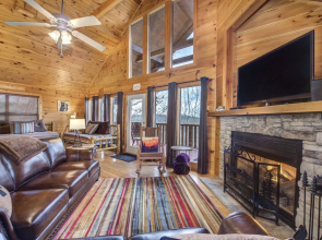 Only Dreamin' Cabin w/ Private Hot Tub