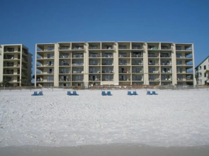 Mariner East Beach Resort Unit: 108 by Forehand Rentals