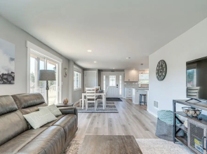 Chic Westport Vacation Rental, Walk to Beach!