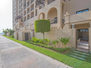 Luxurious 3BR Townhouse with Maid's & Private Pool in Palm Jumeirah