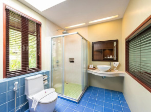 Khaolak Bay Front Resort