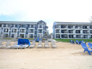 Pointes North Beachfront Hotel – 2 Person Spa Tub Studios