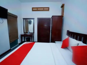 OYO 375 Station Garden Hotel And Resturant