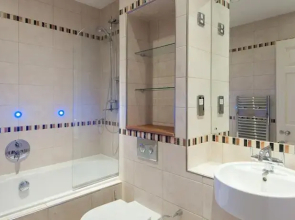 Stylish Frederick Street Flat Heart Of The Centre