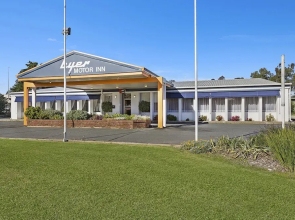 Byer Fountain Motor Inn, Holbrook
