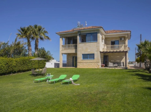 Lamaz Maroni Beachfront Villa