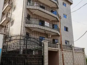 Beautiful- 1 Bedroom Apartment - Parking on site