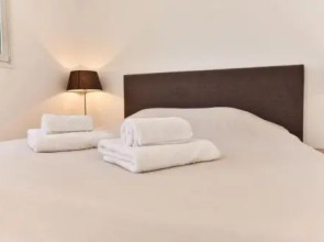 OUTSTANDING - BIOT - Splendid villa with heated swimming pool & sauna!