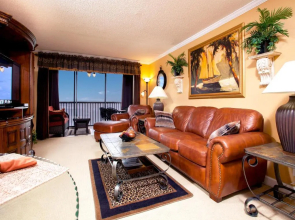 Windward Point 212, 2 Bedroom, Heated Pool Access, Bay View, WiFi, Sleeps 4