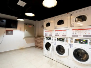 Light Gray Studio W/Parking & Wifi