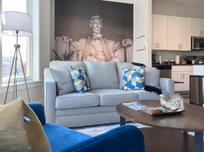 OLD Town Close to DCA King BED Walkscore 91