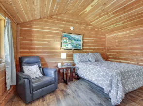 Cabin 2 Mi to White River: Great for Anglers!