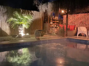 Sıcak Havuzlu Şömineli Jakuzili Villa