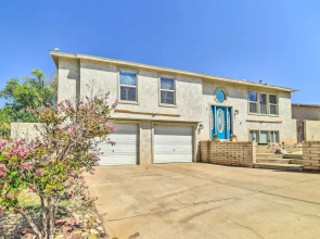 1 Mi to Canyon Tours: Vibrant Page Paradise!