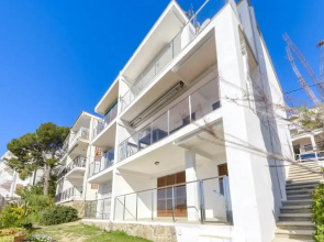 Apartment in Rosas Near Playa de Canyelles