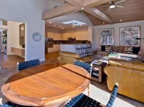 Casa Del Rio Luxe 3BR w Pool Spa Lake Views