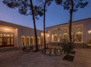 Yakhchal House