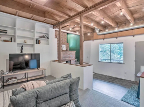 Modern & Unique Cabin With Deck by Lake Gregory!
