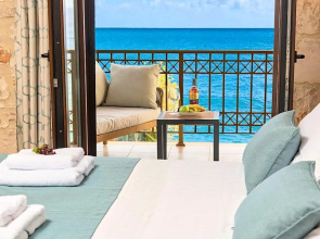 Psarou Beach House in Psarou