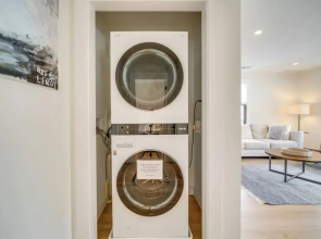 Beautiful Cape May Cottage: Walk to Beach & Mall!