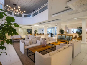 Leonardo Plaza Cypria Maris Beach Hotel & Spa