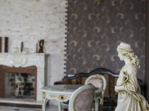 The Hilltop Skyline Hotel