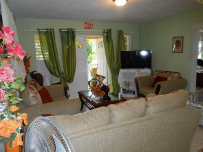 JO J'S Hostel
