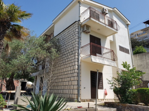 Momo sea view apartments