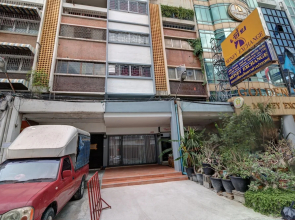 Bangkok Watergate Townhouse