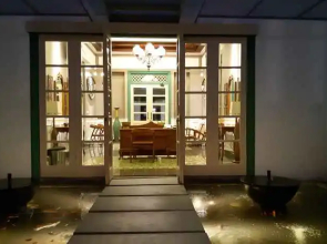 Rumah Jawa Guest House (Syariah)