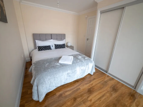 The Coach House by Riis Property