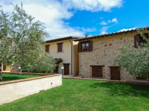 Charming country house between the hills, swimming pool with jacuzzi
