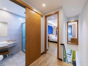 Nanxing holiday hotel (Mount Emei tourist center, Emeishan high-speed railway station)