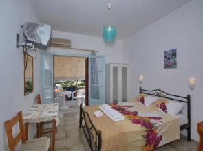 Nikos Rooms