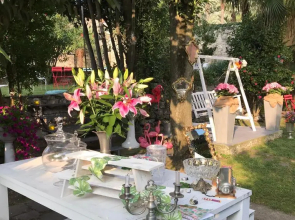 THE SECRET GARDEN ARONA VILLA in Piazza del Popolo 16 Historical Center